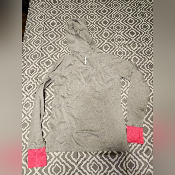 Reebok light sweater - Picture 2 of 3